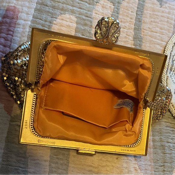 Whiting and Davis clutch- vintage gold mesh - Picture 3 of 5